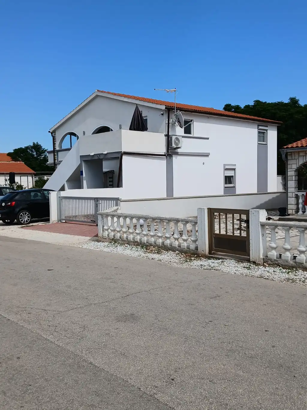 Apartment in Vir with Partial Sea View for 4–6