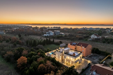 Villa in Zaton for 10 Guests with Private Pool