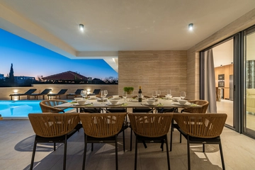 Villa in Zaton for 10 Guests with Private Pool