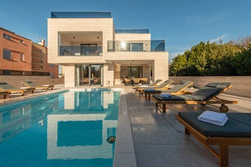 Villa in Zaton for 10 Guests with Private Pool