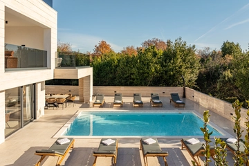 Villa in Zaton for 10 Guests with Private Pool