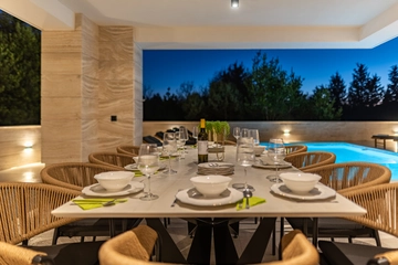 Villa in Zaton for 10 Guests with Private Pool