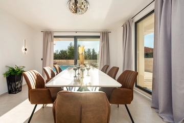 Villa in Zaton for 10 Guests with Private Pool