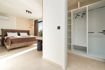 Villa in Zaton for 10 Guests with Private Pool