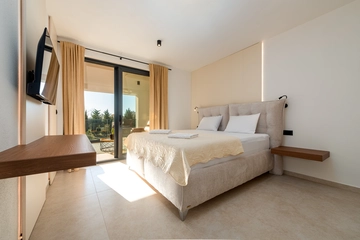 Villa in Zaton for 10 Guests with Private Pool