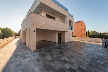 Villa in Zaton for 10 Guests with Private Pool