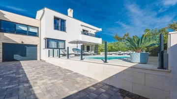 Privlaka Villa for 6 Guests with Private Heated Pool