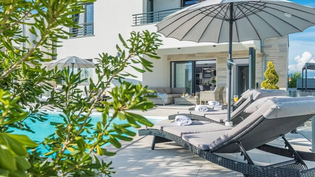 Privlaka Villa for 6 Guests with Private Heated Pool