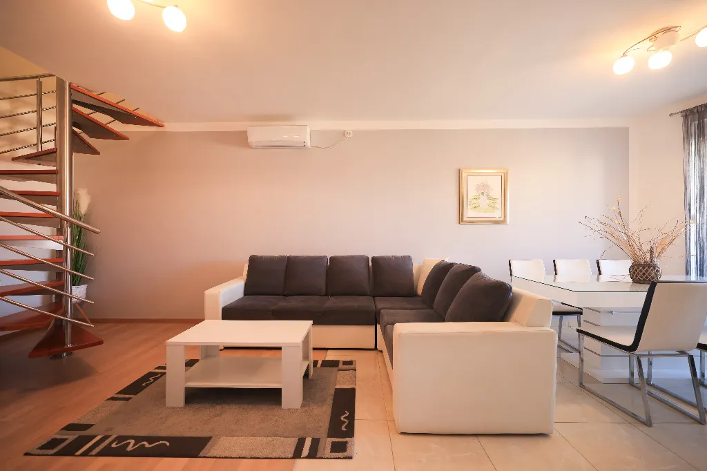 Nin, Zaton Apartment for 5 Guests with Partial Sea View