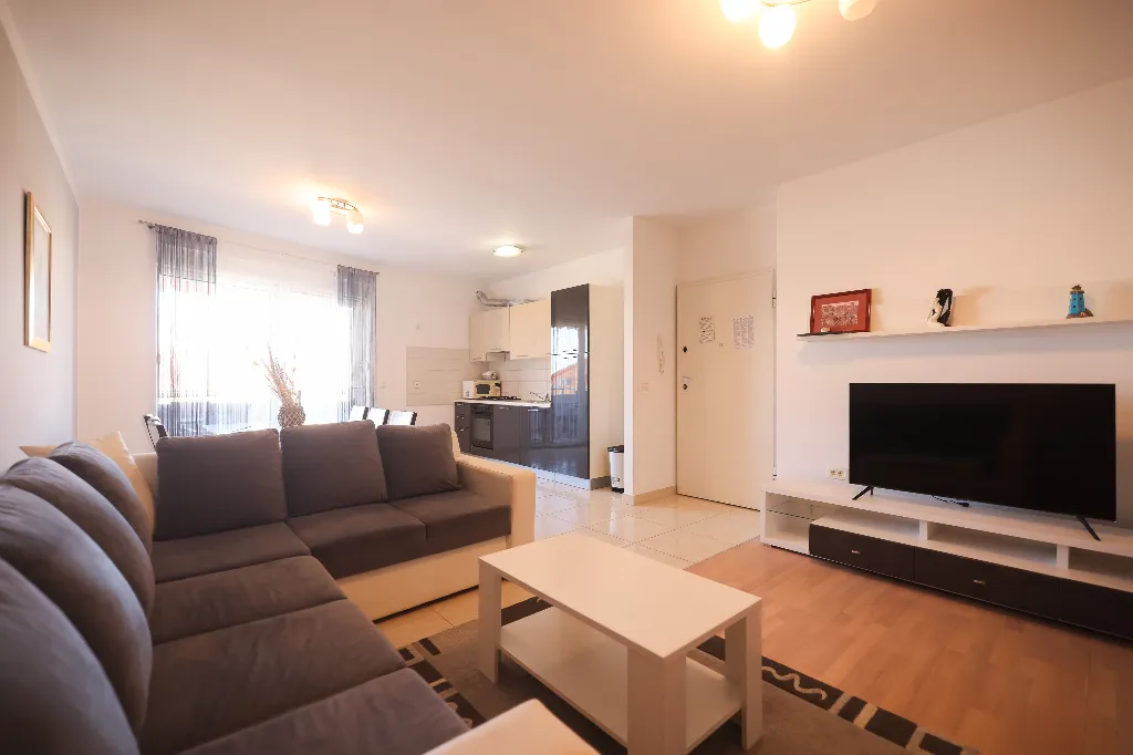 Nin, Zaton Apartment for 5 Guests with Partial Sea View