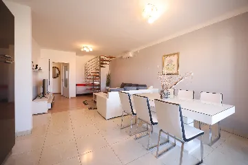 Nin, Zaton Apartment for 5 Guests with Partial Sea View