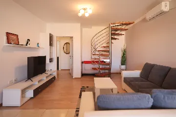 Nin, Zaton Apartment for 5 Guests with Partial Sea View