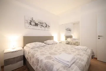 Nin, Zaton Apartment for 5 Guests with Partial Sea View