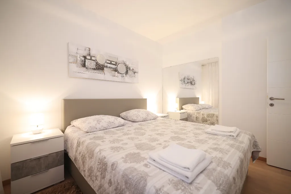 Nin, Zaton Apartment for 5 Guests with Partial Sea View