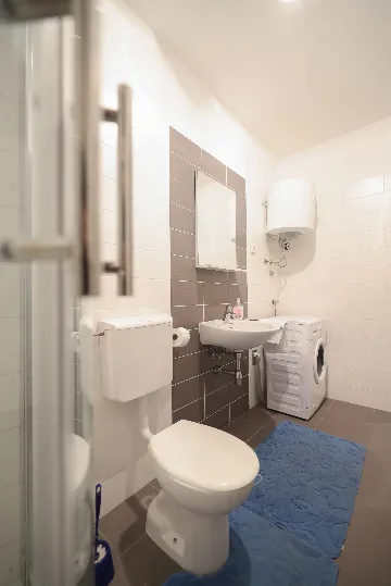 Nin, Zaton Apartment for 5 Guests with Partial Sea View