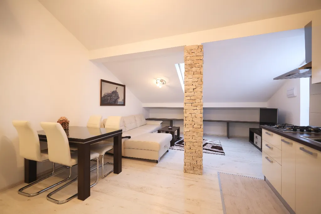 Nin, Zaton Apartment for 5 Guests with Partial Sea View