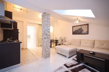 Nin, Zaton Apartment for 5 Guests with Partial Sea View