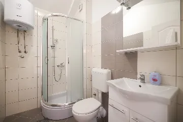 Nin, Zaton Apartment for 5 Guests with Partial Sea View