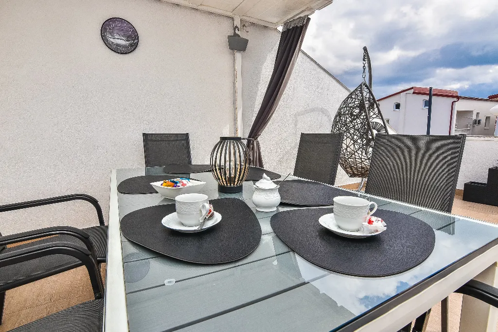 Vir Apartment for 4 Guests with Balcony