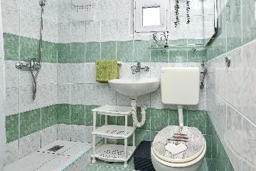 Vir Apartment for 4 Guests with Balcony