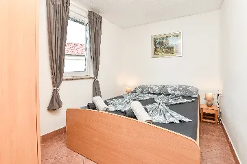 Vir Apartment for 4 Guests with Balcony