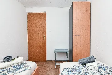 Vir Apartment for 4 Guests with Balcony