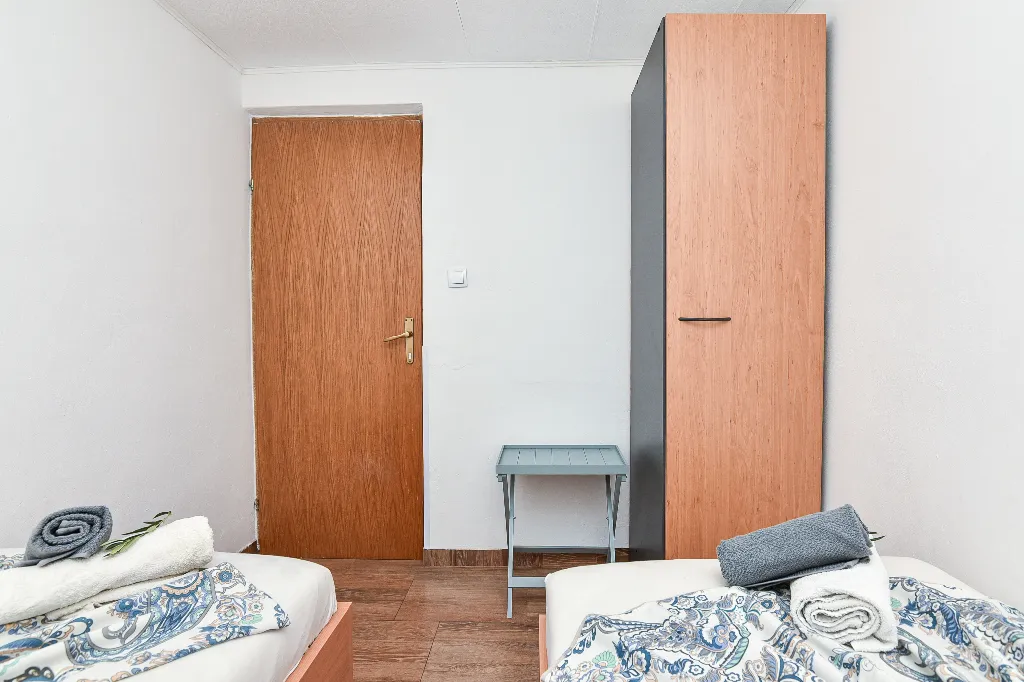 Vir Apartment for 4 Guests with Balcony