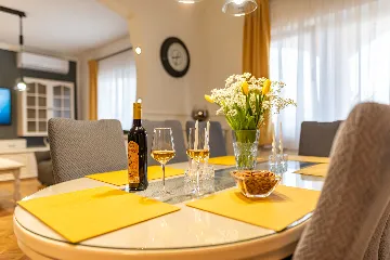 Apartment in Nin for 4 with roofed terrace