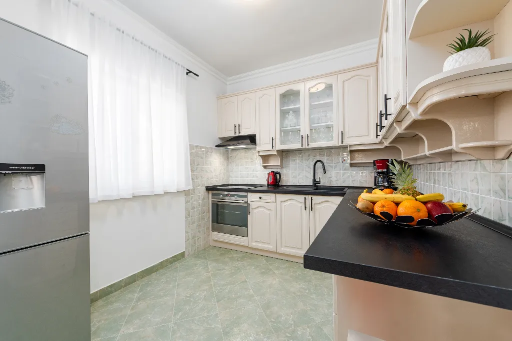Apartment in Nin for 4 with roofed terrace
