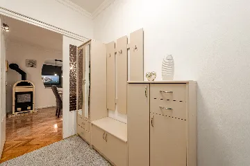 Apartment in Nin for 4 with roofed terrace