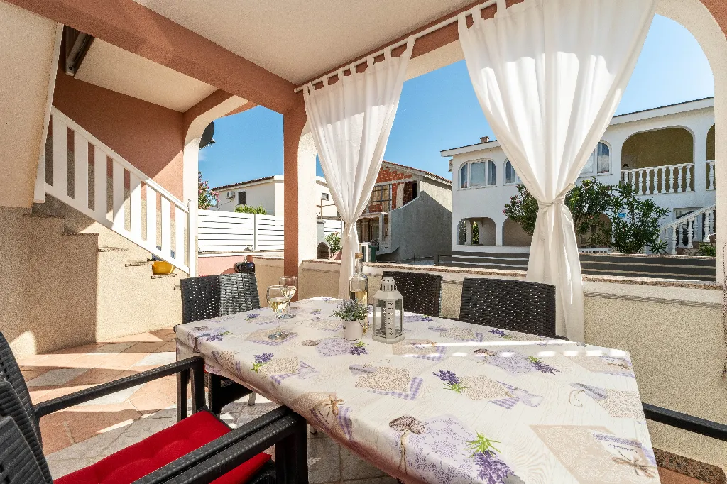 Apartment in Vir for 4 Guests with Terrace