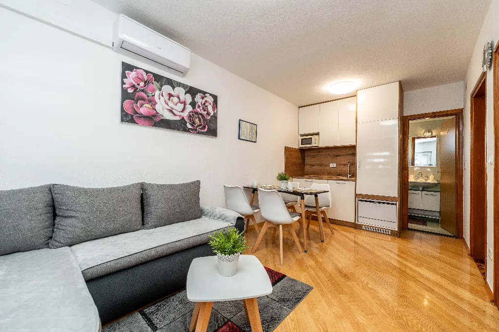 Apartment in Vir for 4 Guests with Terrace