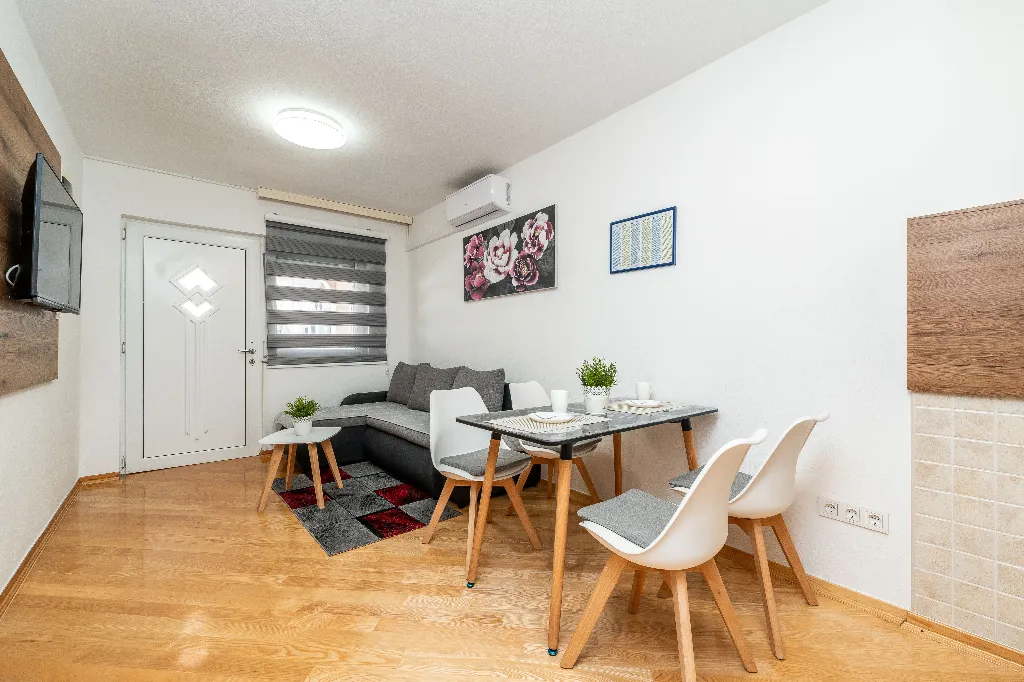 Apartment in Vir for 4 Guests with Terrace