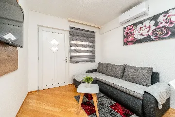Apartment in Vir for 4 Guests with Terrace