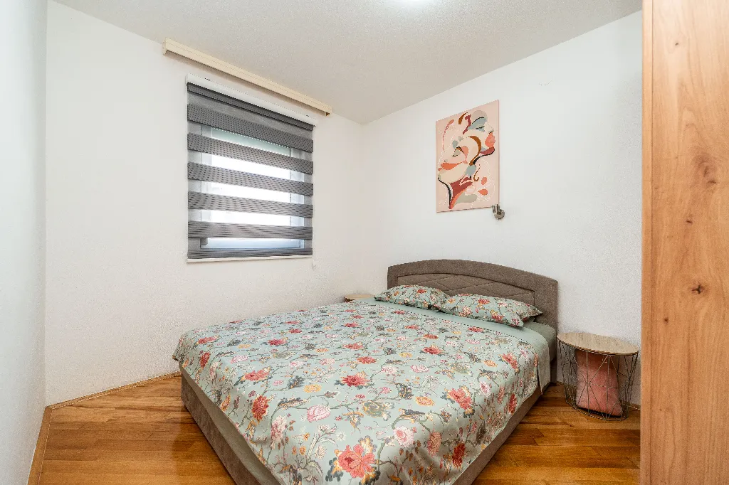 Apartment in Vir for 4 Guests with Terrace