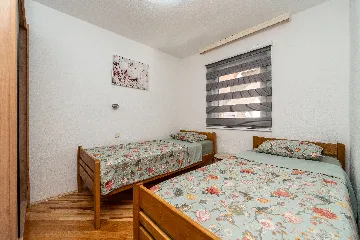 Apartment in Vir for 4 Guests with Terrace