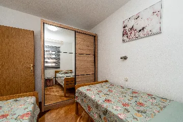 Apartment in Vir for 4 Guests with Terrace