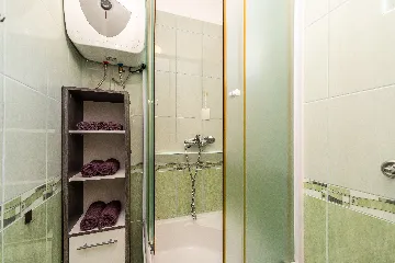 Apartment in Vir for 4 Guests with Terrace