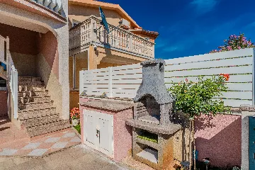 Apartment in Vir for 4 Guests with Terrace