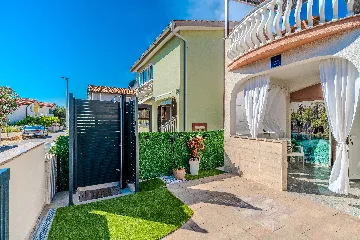 Apartment in Vir for 4 Guests with Terrace