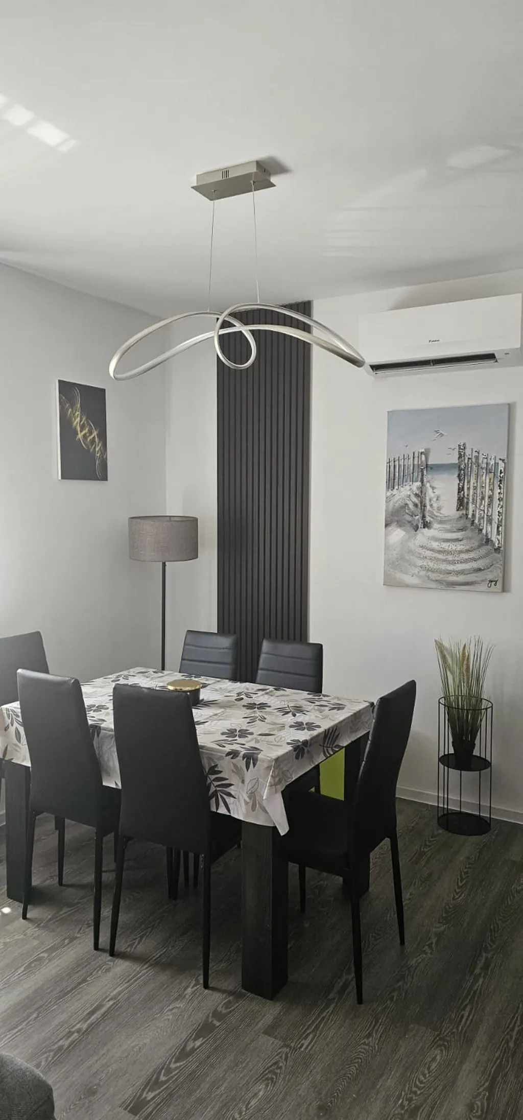 Apartment in Vir for 4–5 with Courtyard Pool