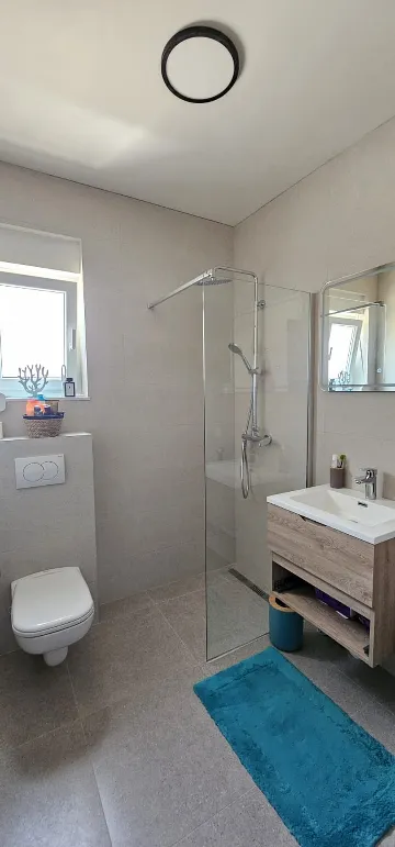 Apartment in Vir for 4–5 with Courtyard Pool