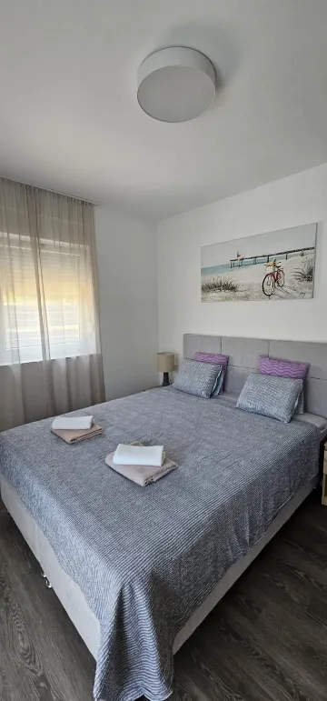 Apartment in Vir for 4–5 with Courtyard Pool