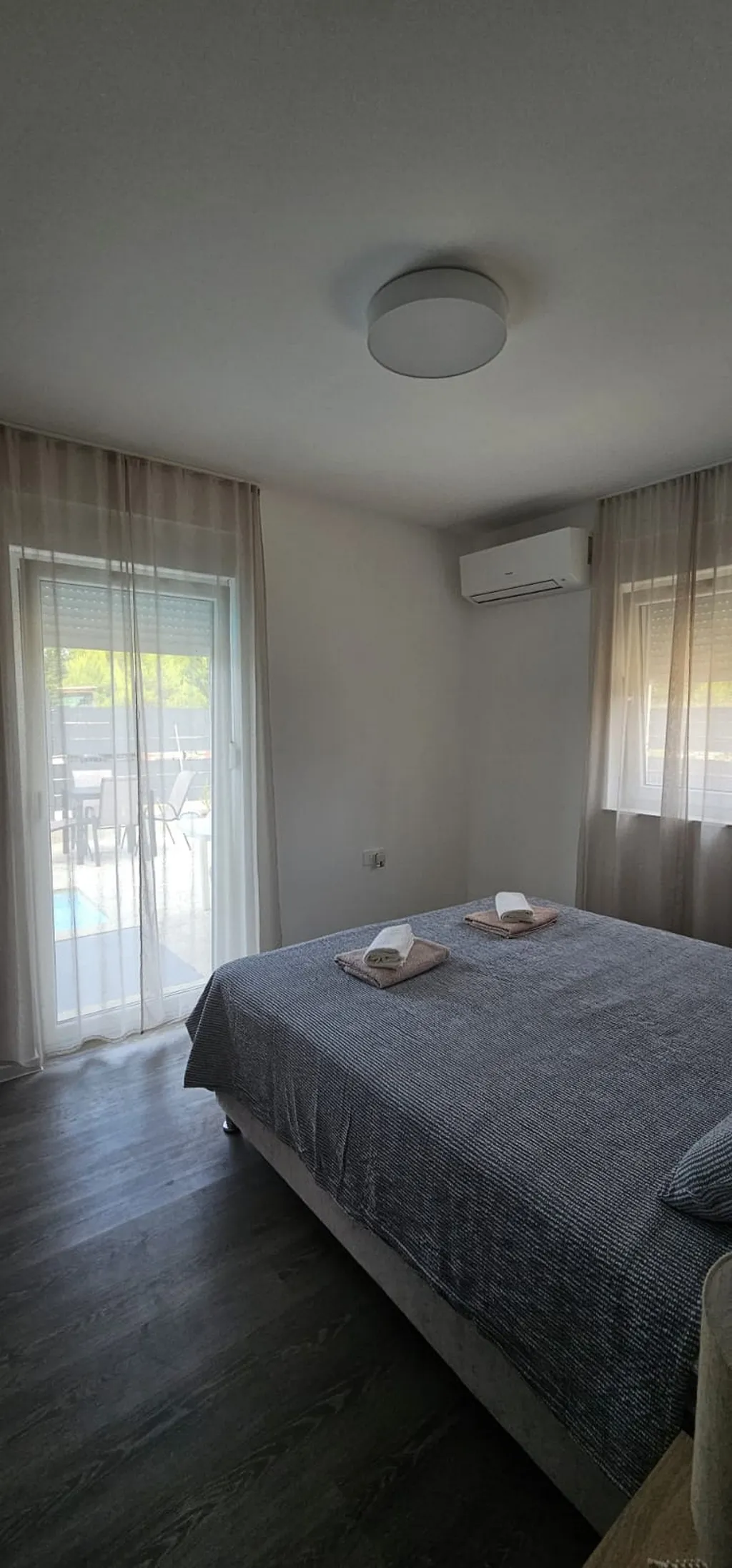 Apartment in Vir for 4–5 with Courtyard Pool