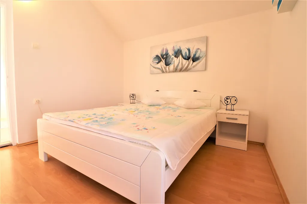 Apartment in Vir for 4 Guests with Air Conditioning