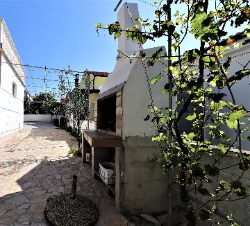 Apartment in Vir for 4 Guests with Air Conditioning