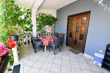 Apartment in Vir for 4–5 with Partial Sea View