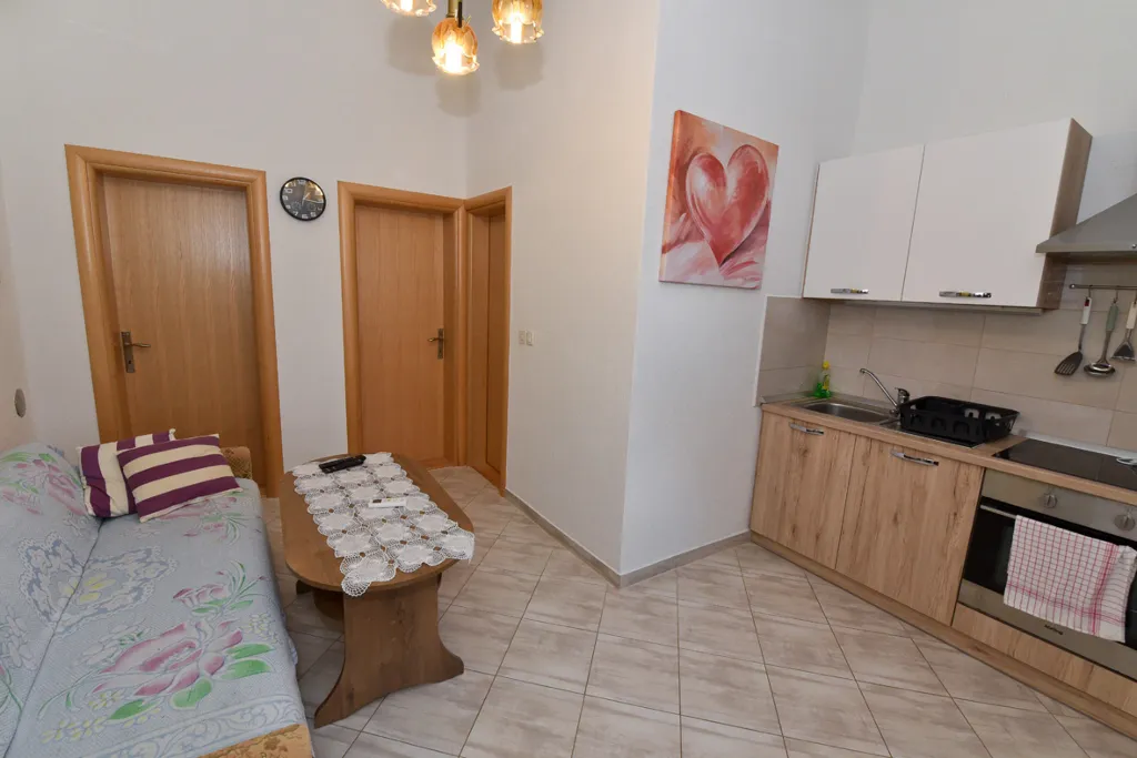 Apartment in Vir for 4–5 with Partial Sea View