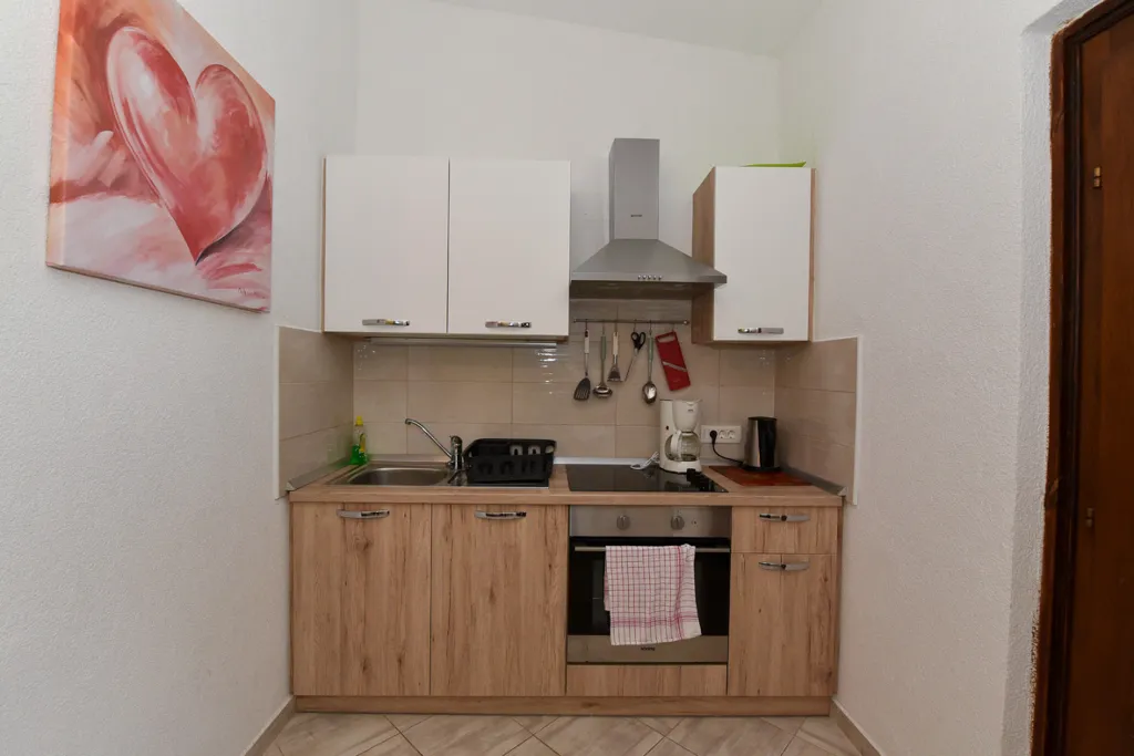 Apartment in Vir for 4–5 with Partial Sea View