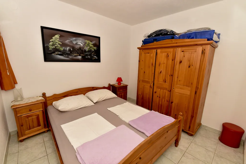Apartment in Vir for 4–5 with Partial Sea View